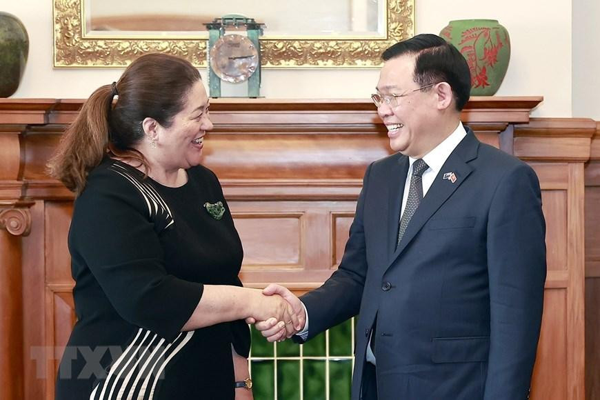 Chủ tịch Quốc hội Vương Đình Huệ hội kiến Toàn quyền New Zealand Dame Cindy Kiro. (Ảnh: Doãn Tấn/TTXVN)