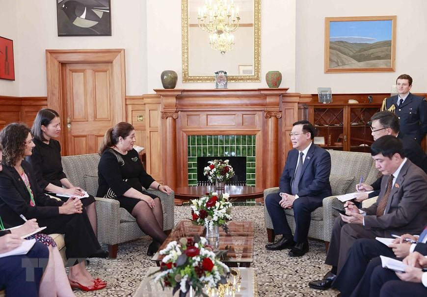 Chủ tịch Quốc hội Vương Đình Huệ hội kiến Toàn quyền New Zealand Dame Cindy Kiro. (Ảnh: Doãn Tấn/TTXVN)