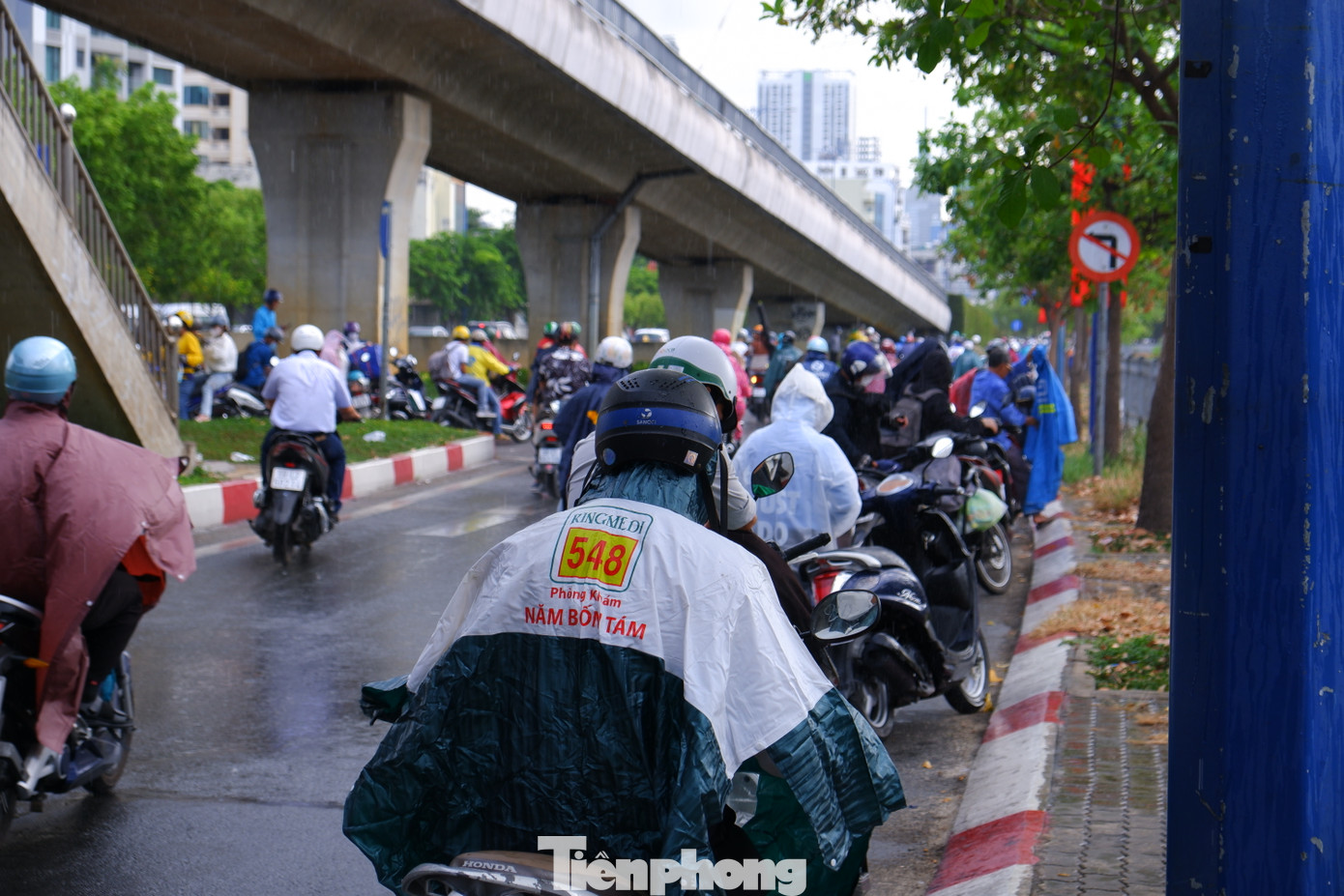 Trước đó, Đài Khí tượng Thủy văn khu vực Nam bộ dự báo, từ hôm nay 2/5, cường độ nắng nóng ở khu vực Nam bộ có xu hướng giảm dần.