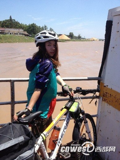  Cô gái trẻ quyết định đạp xe sau khi tốt nghiệp để trải nghiệm cuộc sống. Ảnh: Cnwest