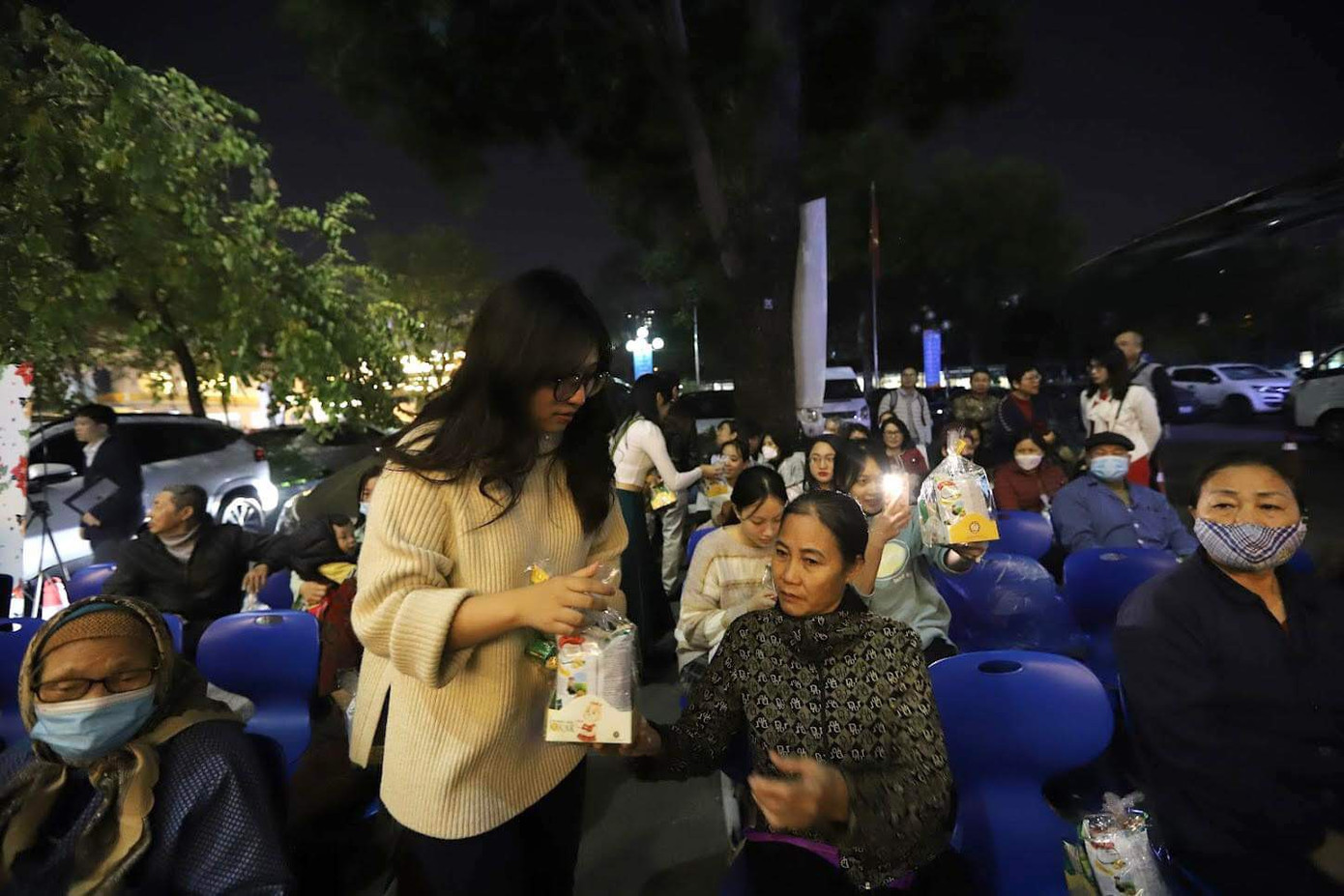 Qua chương trình, nhóm Tâm Trẻ đã chuyển các phần quà hỗ trợ cho những bệnh nhân khó khăn, trong đó, thanh toán một phần viện phí và chi phí chữa bệnh cũng như trao gửi các phần quà bánh cho các bệnh nhi trước thềm năm mới.