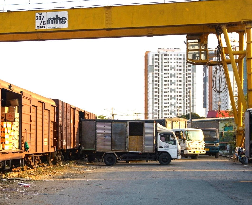 Dự kiến giai đoạn 2025 - 2030 sau khi hoàn thành các dự án, năng lực ga Sóng Thần sẽ đạt đến 3,5 triệu tấn/năm. Sóng Thần sẽ trở thành ga hàng hóa đầu mối lớn nhất trong hệ thống các ga đường sắt Việt Nam.