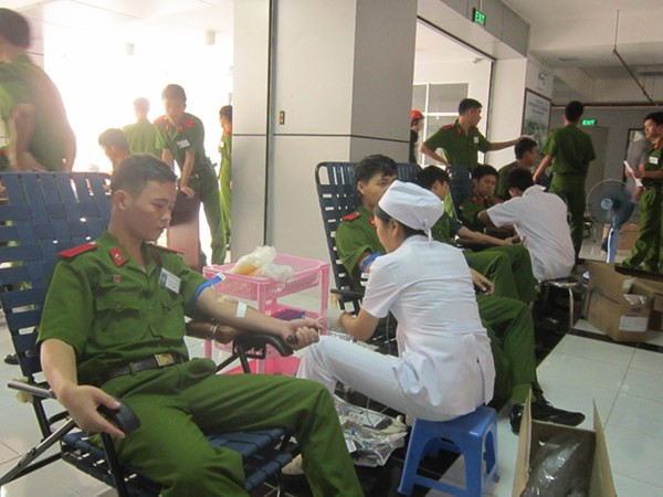 Hơn 8.400 đơn vị máu trong Chủ Nhật Đỏ ảnh 15
