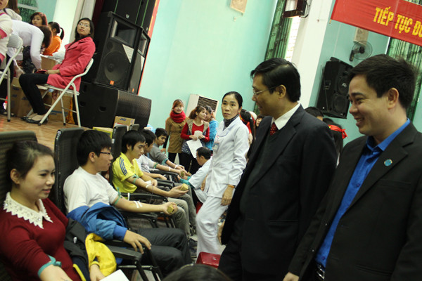 Hơn 8.400 đơn vị máu trong Chủ Nhật Đỏ ảnh 12