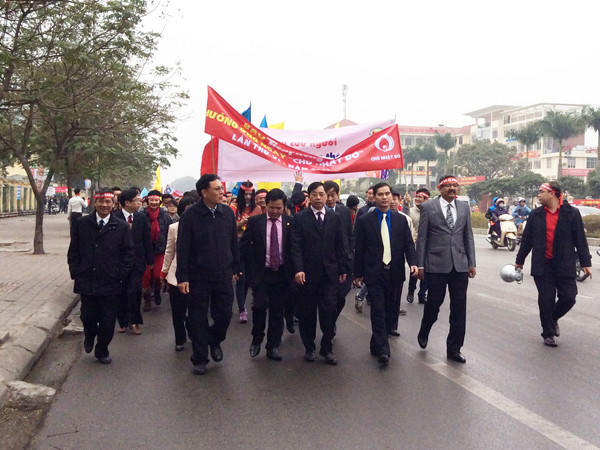 Hơn 8.400 đơn vị máu trong Chủ Nhật Đỏ ảnh 16