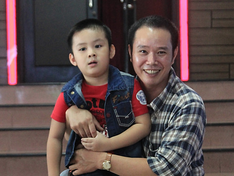 Đạo diễn Bùi Tiến Dũng và con trai