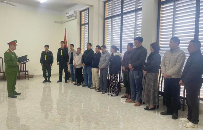 Các đối tượng liên quan đến đường dây đánh bạc. Ảnh: CA Hà Giang.