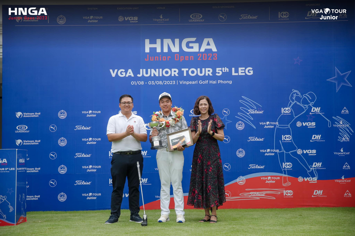 Đặng Minh có bộ sưu tập thành tích ấn tượng. Đặng Minh có bộ sưu tập thành tích ấn tượng.