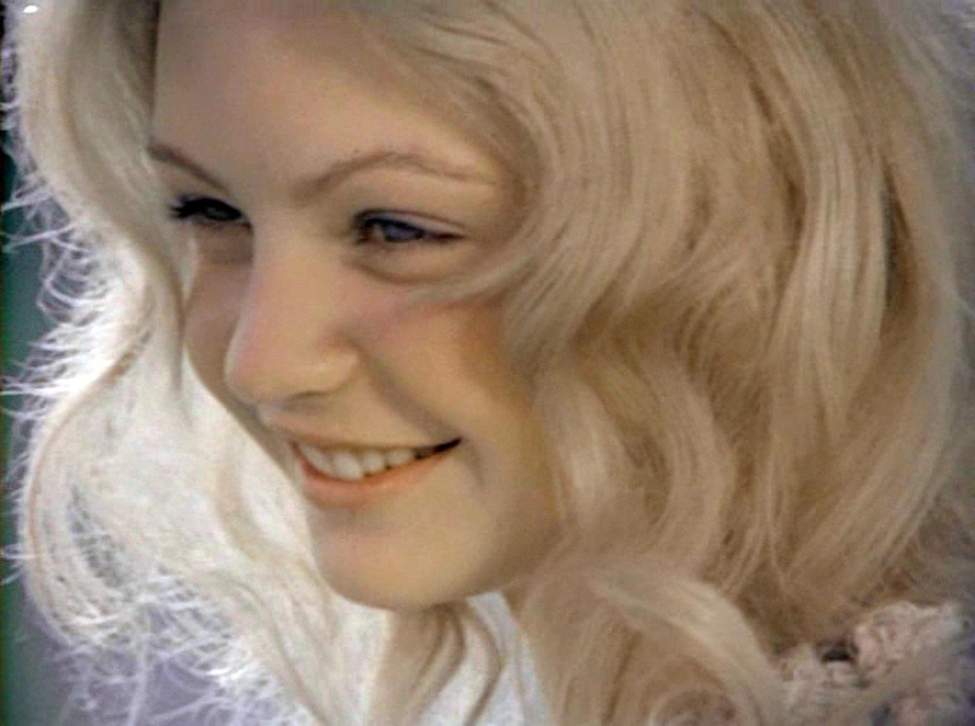 Dù diễn xuất còn non, Viktoriya bù lại bằng nhan sắc yêu kiều. Ảnh: HK01. Dù diễn xuất còn non, Viktoriya bù lại bằng nhan sắc yêu kiều. Ảnh: HK01.