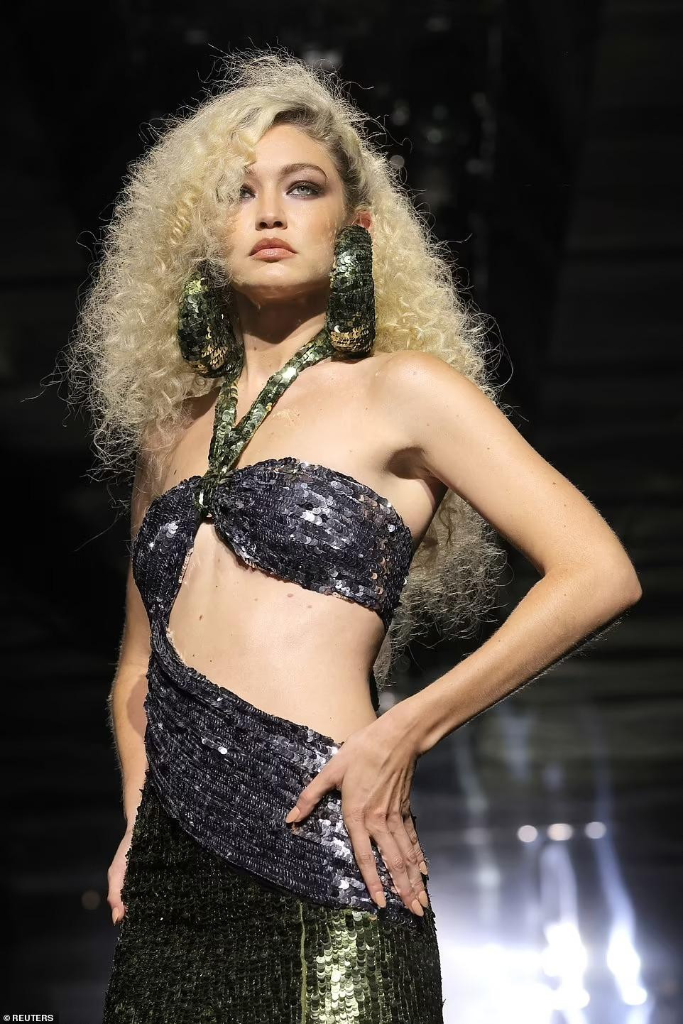 Gigi là một trong những cái tên nhận được sự chú ý lớn từ công chúng quốc tế hiện nay bởi tin đồn tình cảm với &quot;gã đào hoa&quot; bậc nhất Hollywood Leonardo DiCaprio. Cô khiến tài tử Titanic phá vỡ nguyên tắc hẹn hò &quot;bất thành văn&quot; truyền miệng từ nhiều năm nay - chỉ yêu phụ nữ không quá 25 tuổi.