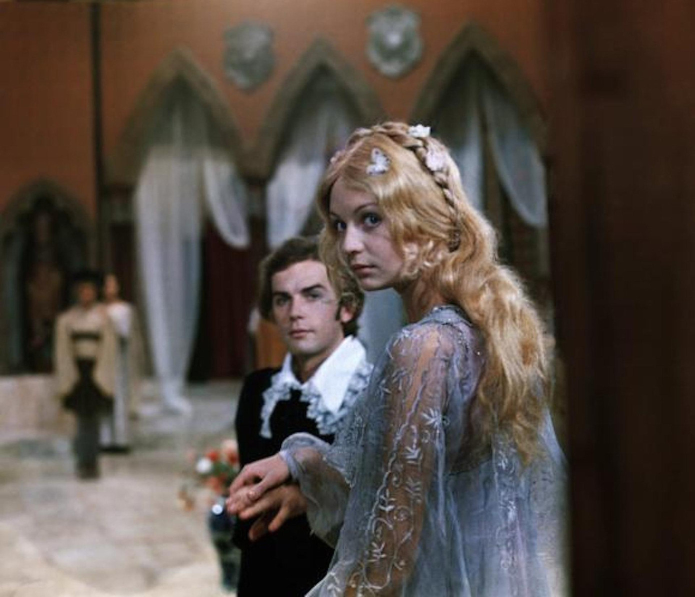 Nàng tiên cá bản Nga không bị mất giọng nói nhưng vẫn rơi vào kết cục bi kịch. Ảnh: HK01. Nàng tiên cá bản Nga không bị mất giọng nói nhưng vẫn rơi vào kết cục bi kịch. Ảnh: HK01.