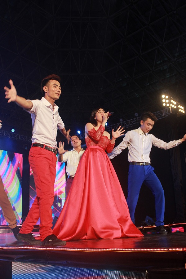 Nữ sinh báo chí đoạt quán quân cuộc thi Người đẹp Du lịch Huế ảnh 6