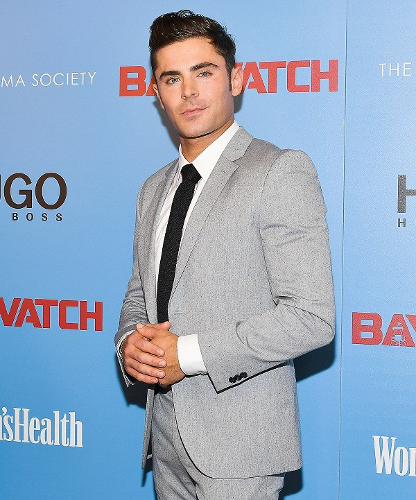 Liam Hemsworth ám ảnh nụ hôn kinh khủng với Jennifer Lawrence ảnh 1