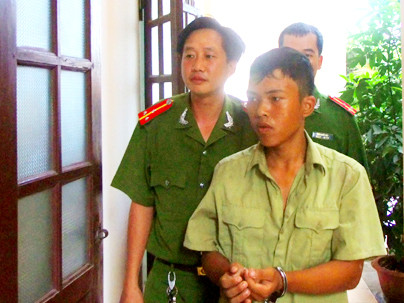 Quá trình khám nghiệm hiện trường, khám nghiệm tử thi, cơ quan điều tra Công an tỉnh Thanh Hóa xác định nạn nhân đã bị hung thủ hiếp dâm, giết chết, rồi dìm xuống nước để phi tang