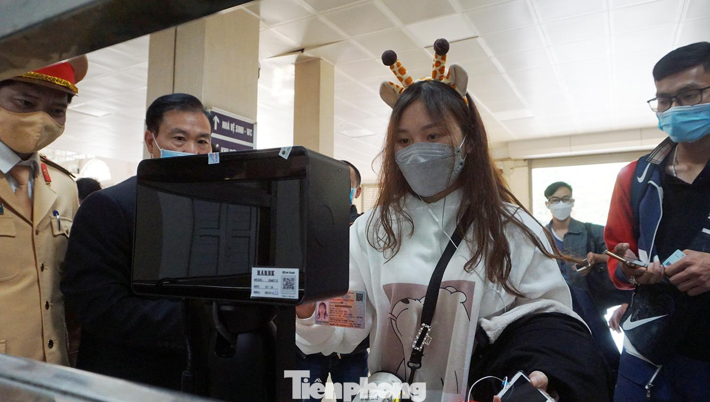 Đối với phiên bản này, đơn vị sử dụng là Bến xe Giáp Bát có thể lấy dữ liệu ra nhằm truy vết những người đã đi qua.