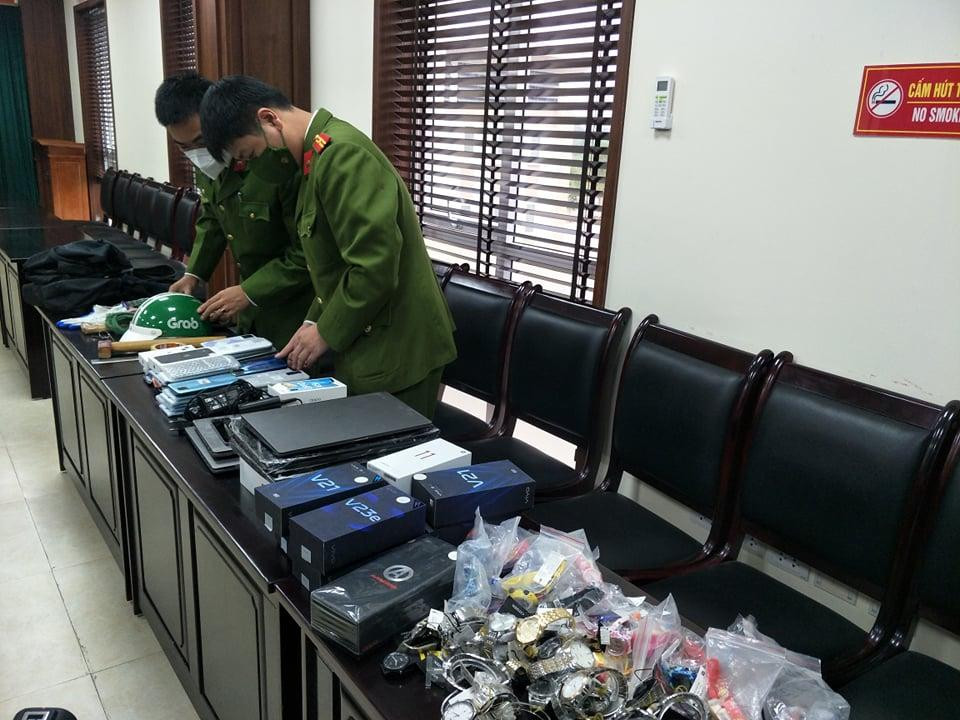 Số lượng lớn tài sản thu giữ từ đối tượng Chức.