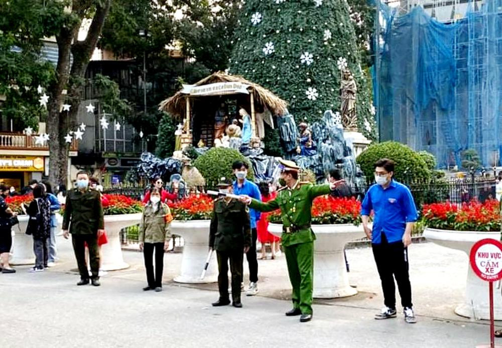 Lực lượng chức năng đảm bảo ANTT tại khu vực Nhà thờ Lớn Hà Nội
