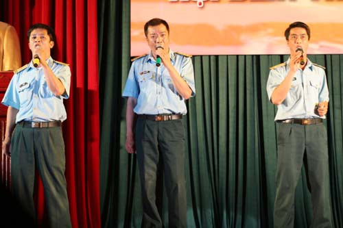 Tiết mục văn nghệ giao lưu của các chiến sĩ 