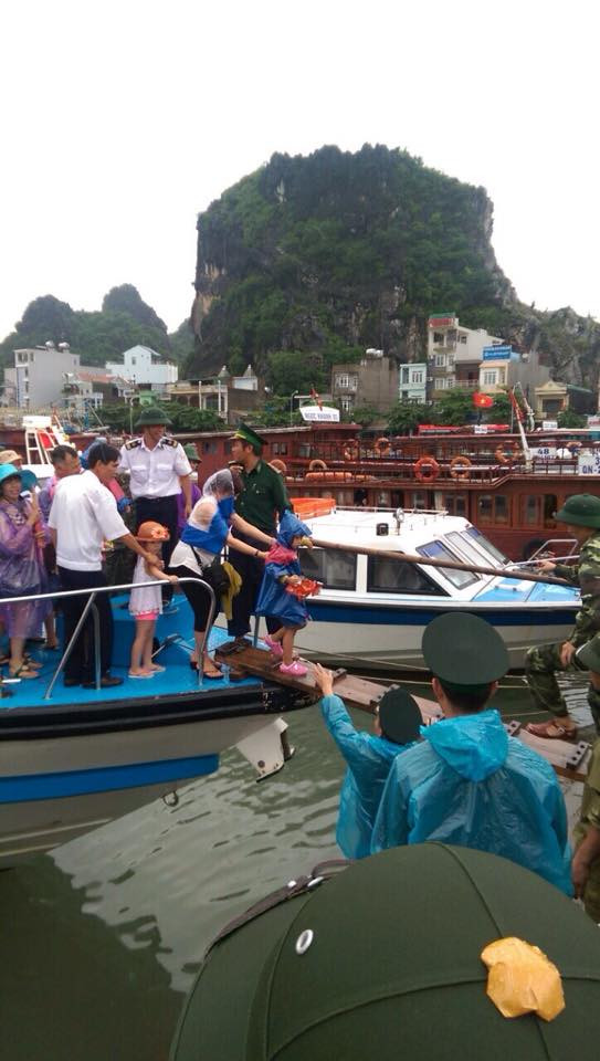 Vẫn còn hơn 1.000 du khách mắc kẹt ở đảo Cô Tô ảnh 2