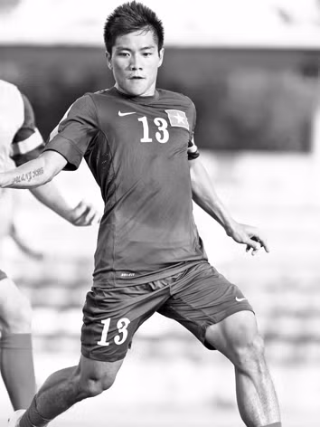 Hải “gà” là cầu thủ hiếm hoi được nhận đủ 9 tỷ khi đồng ý chuyển về Navibank Sài Gòn. ảnh: VSI