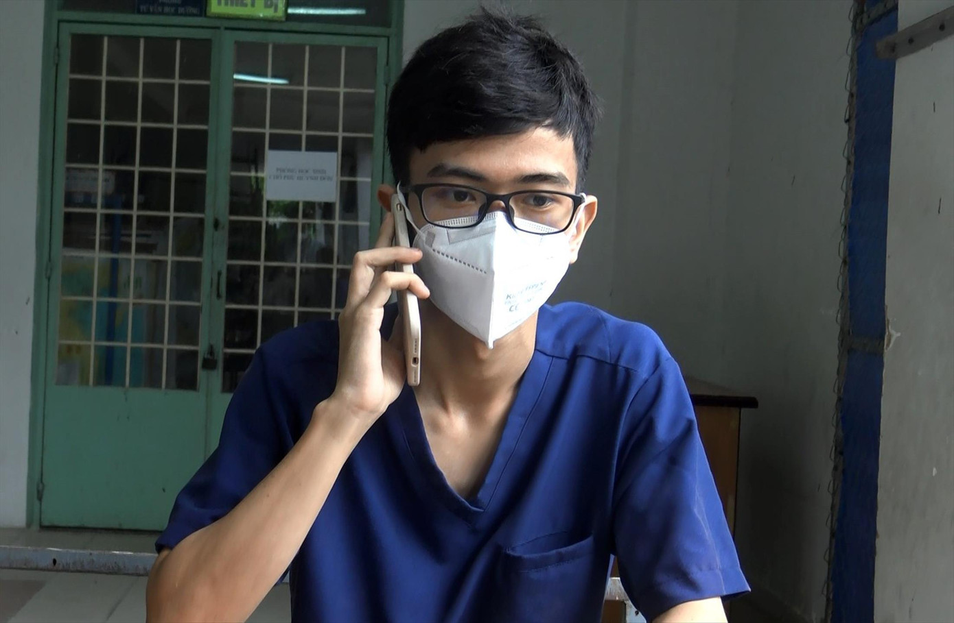 Điện thoại của Sang liên tục đổ chuông từ những cuộc gọi cầu cứu của F0