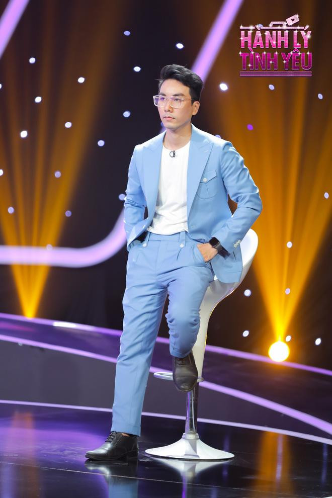 Công Hoàng sắm vai “Chàng thanh niên Huế cổ hủ”