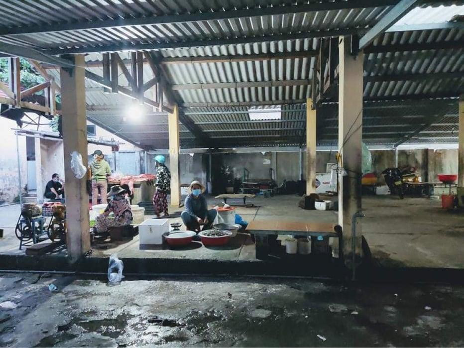 Đìu hiu chợ phiên làng chài ngày giãn cách Đìu hiu chợ phiên làng chài ngày giãn cách