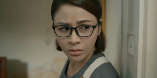 Hoa thường xuyên để mình rơi vào nguy hiểm một cách hết sức vớ vẩn