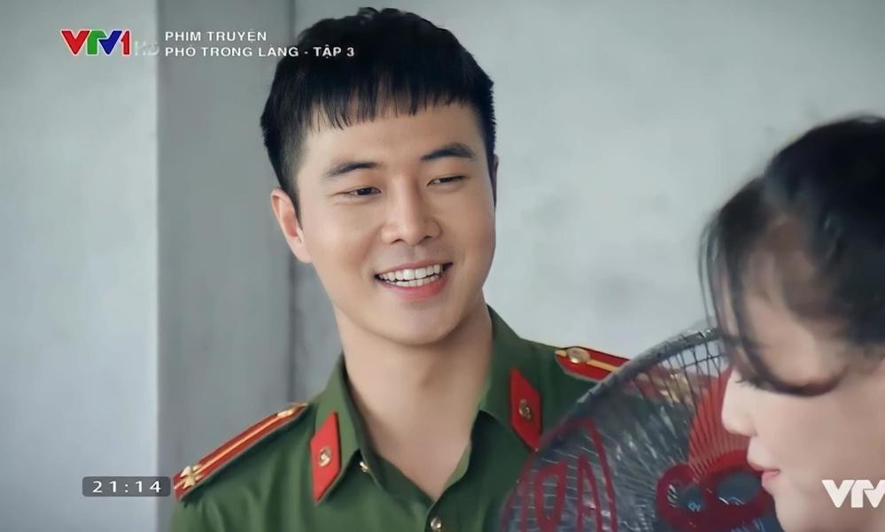 Anh Đông và cô bán quạt được khán giả đẩy thuyền tích cực Anh Đông và cô bán quạt được khán giả đẩy thuyền tích cực