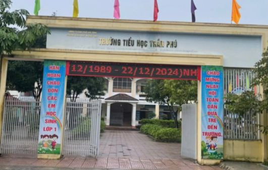 Trường Tiểu học Trần Phú nơi cô T. công tác. Trường Tiểu học Trần Phú nơi cô T. công tác.