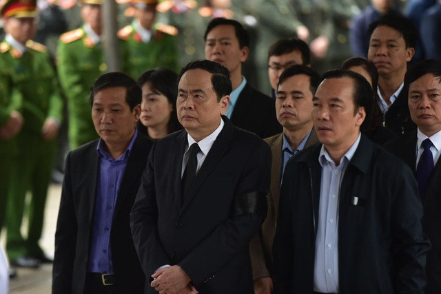 Tiễn biệt 3 liệt sĩ công an hy sinh ở Đồng Tâm ảnh 12