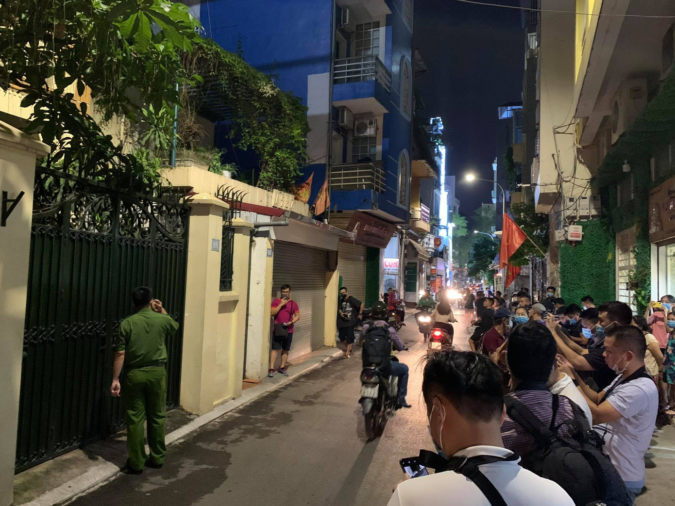 Khám xét nhà riêng, nơi làm việc của Chủ tịch Hà Nội Nguyễn Đức Chung ảnh 14