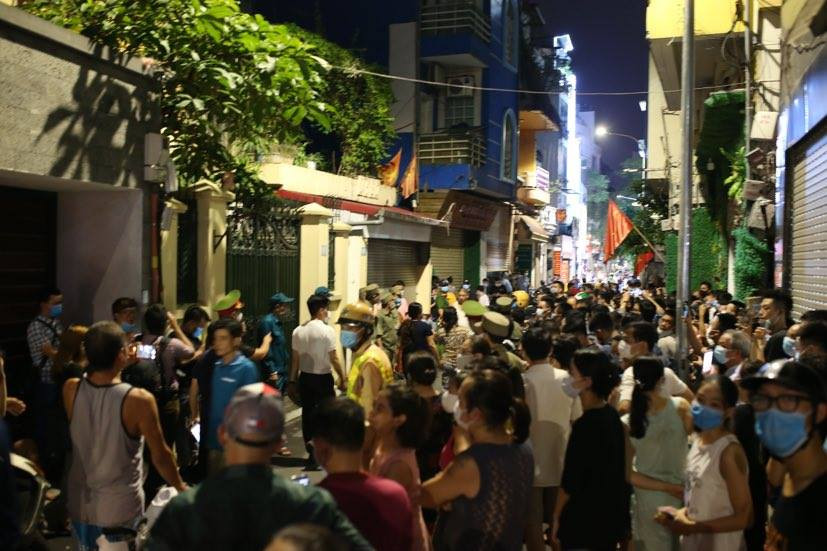 Khám xét nhà riêng, nơi làm việc của Chủ tịch Hà Nội Nguyễn Đức Chung ảnh 5