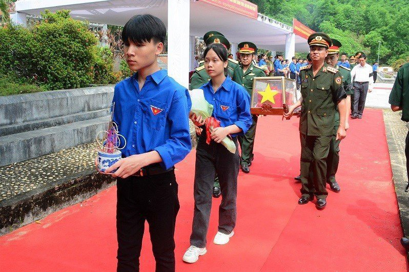 16 hài cốt liệt sĩ quân tình nguyện và chuyên gia Việt Nam hy sinh tại Lào đã được quy tập vào mùa khô năm 2022-2023.