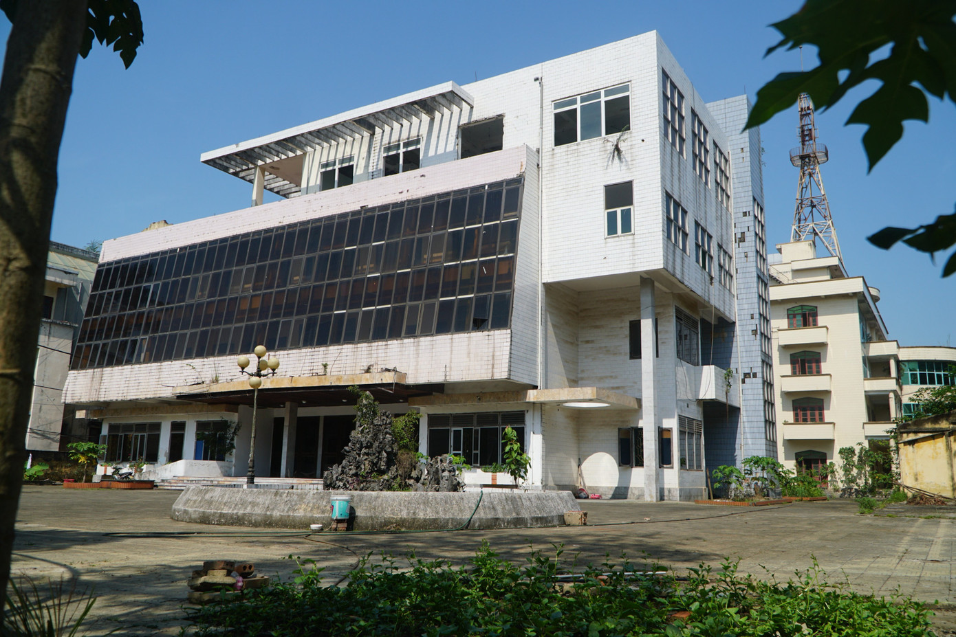 Đài Phát thanh và Truyền hình Thanh Hoá (cũ) hiện đang được bỏ không.