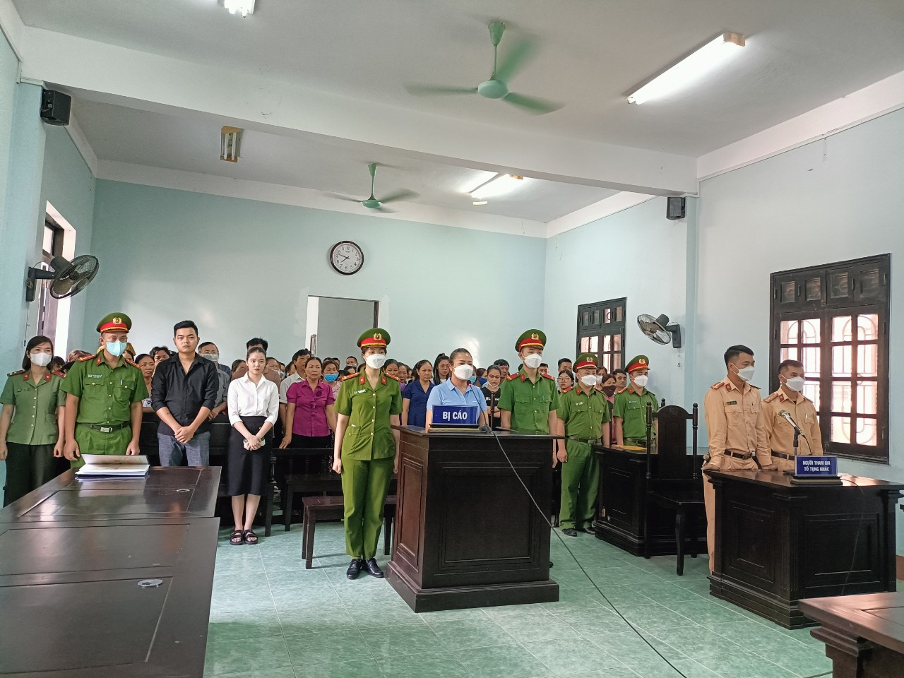 Toàn cảnh phiên toà Toàn cảnh phiên toà