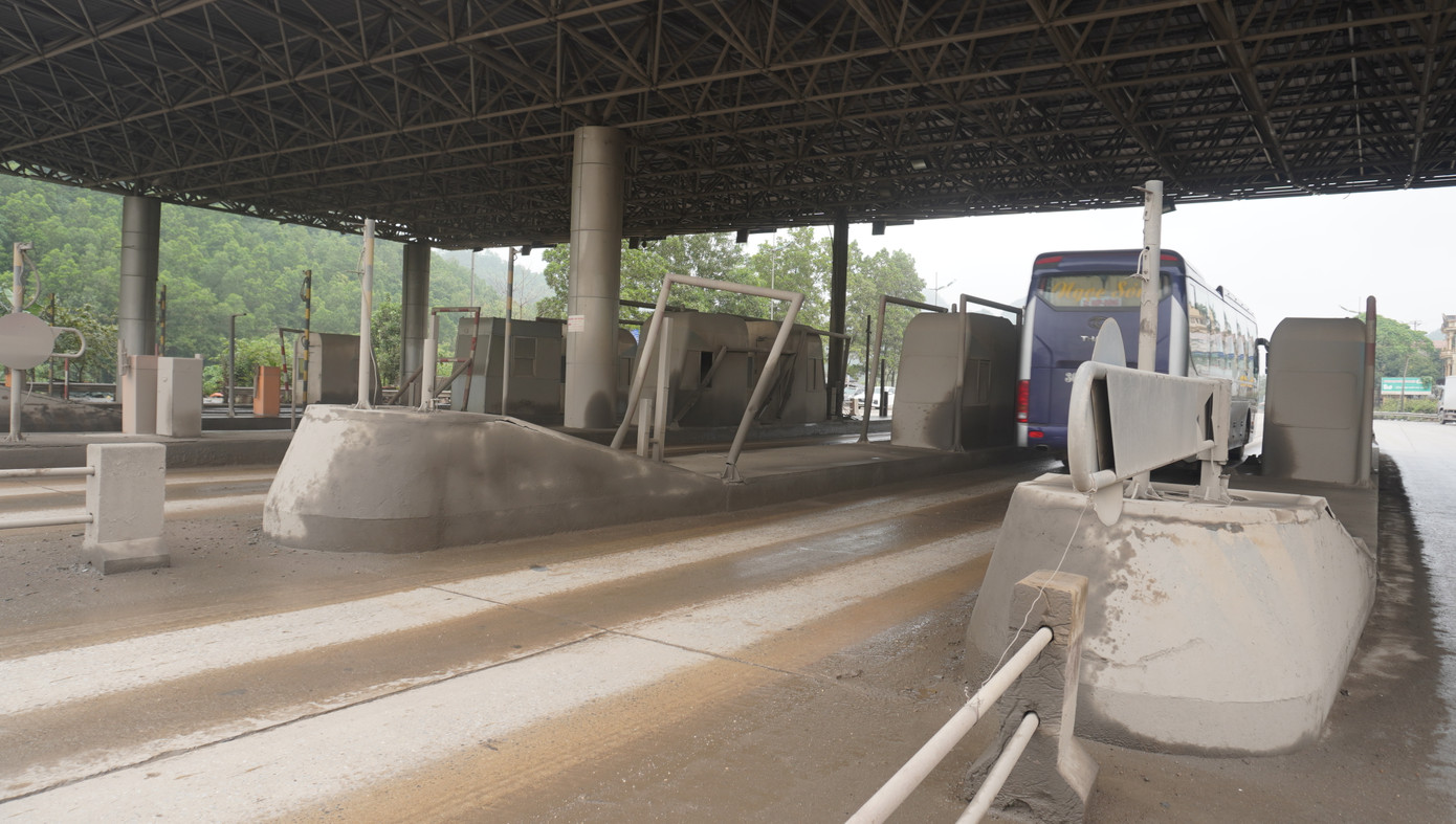 Do không sử dụng, bỏ hoang nhiều năm và ít được tu sửa nên cơ sở vật chất tại đây đã xuống cấp, phủ bụi, thậm chí bị gãy đỗ. Do không sử dụng, bỏ hoang nhiều năm và ít được tu sửa nên cơ sở vật chất tại đây đã xuống cấp, phủ bụi, thậm chí bị gãy đỗ.