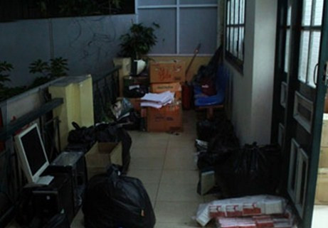 Đồ đạc ở Thẩm mỹ Cát Tường được đưa về cơ quan điều tra. Đồ đạc ở Thẩm mỹ Cát Tường được đưa về cơ quan điều tra