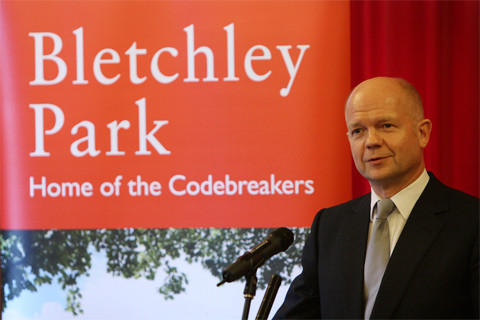 Ngoại trưởng Anh William Hague hôm 18-10 cho biết Anh sẽ đầu tư vào thế hệ điệp viên tương lai