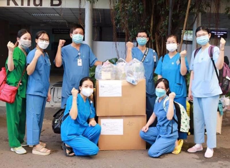 Các y bác sỹ Bệnh viện Đại học Y dược TPHCM được tăng cường hỗ trợ thành phố phòng chống dịch Các y bác sỹ Bệnh viện Đại học Y dược TPHCM được tăng cường hỗ trợ thành phố phòng chống dịch