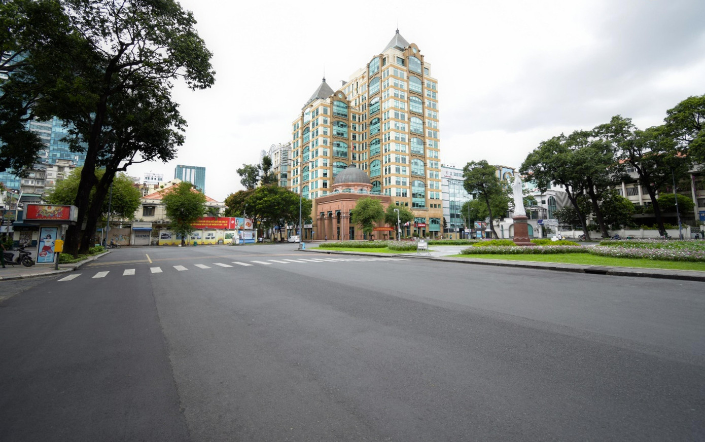 Người dân TPHCM tuyệt đối không ra đường sau 18 giờ kể từ ngày 26/7 Người dân TPHCM tuyệt đối không ra đường sau 18 giờ kể từ ngày 26/7