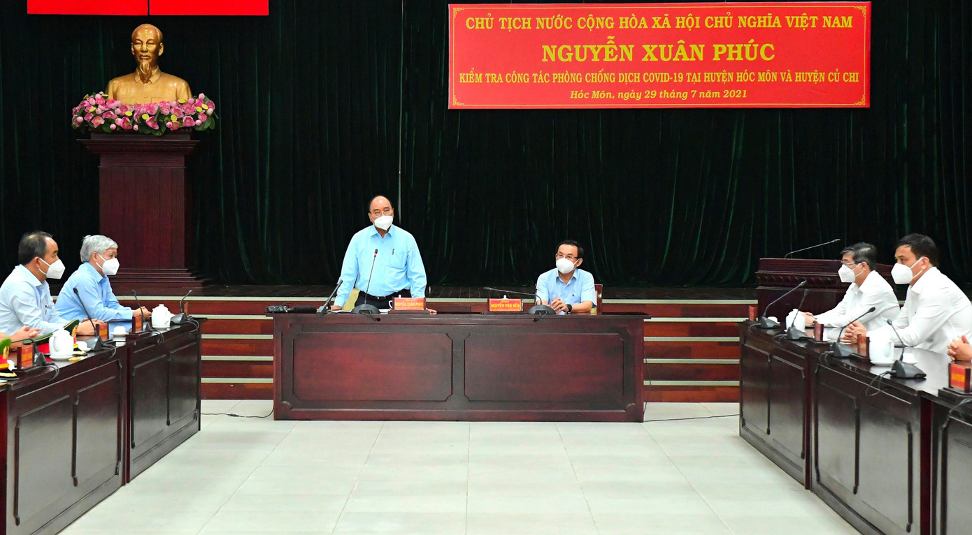 Chủ tịch nước Nguyễn Xuân Phúc làm việc với lãnh đạo TPHCM và hai huyện Củ Chi, Hóc Môn Chủ tịch nước Nguyễn Xuân Phúc làm việc với lãnh đạo TPHCM và hai huyện Củ Chi, Hóc Môn