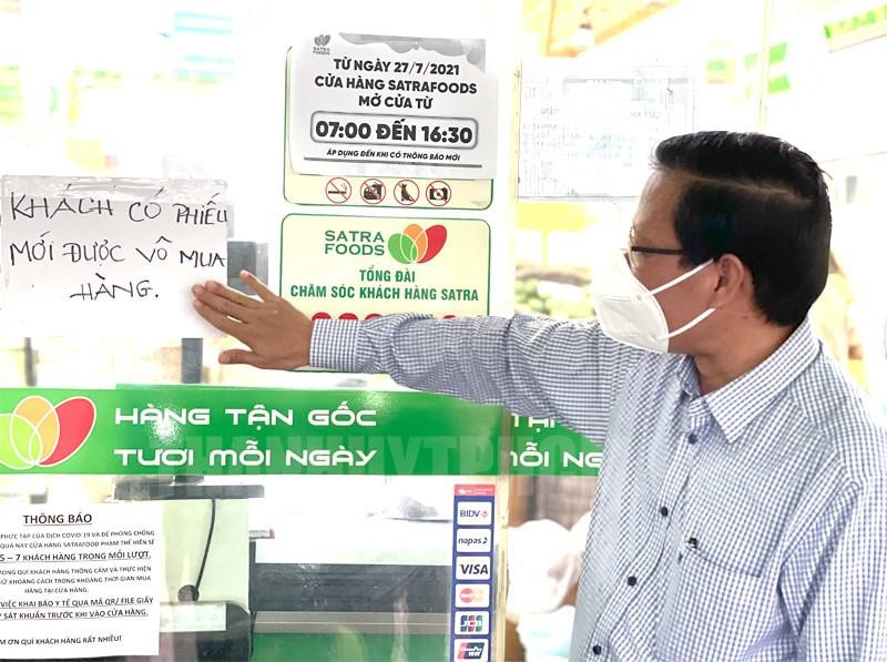 Phó Bí thư Thường trực Thành ủy TPHCM Phan Văn Mãi kiểm tra công tác cung ứng hàng hóa cho người dân. Ảnh: Thành ủy TPHCM Phó Bí thư Thường trực Thành ủy TPHCM Phan Văn Mãi kiểm tra công tác cung ứng hàng hóa cho người dân. Ảnh: Thành ủy TPHCM