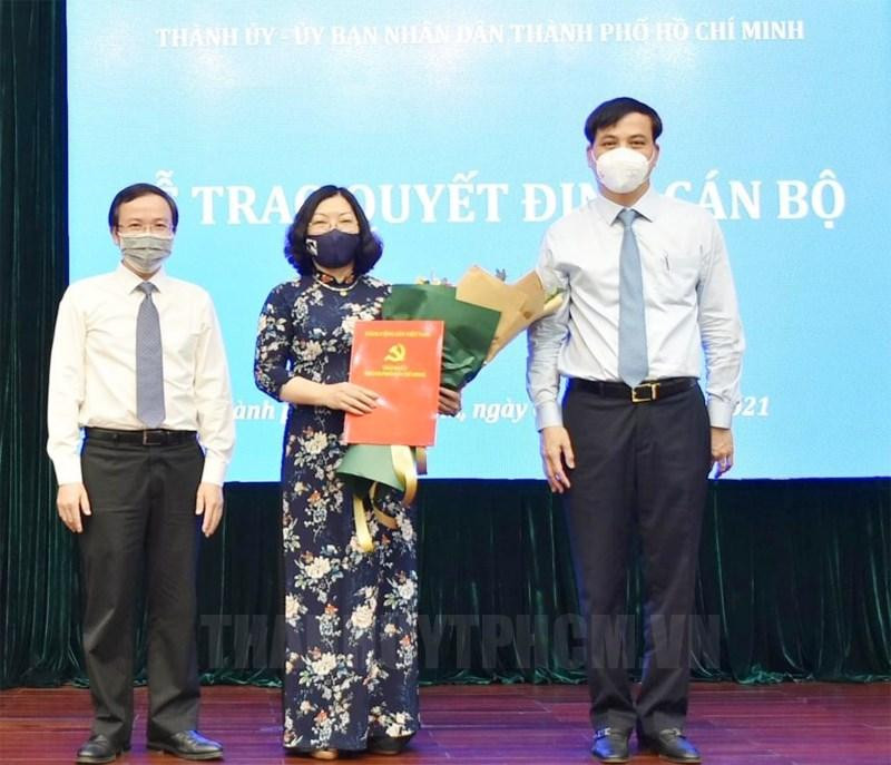 Bà Nguyễn Thị Thu Hường (giữa). Ảnh: Thành ủy TPHCM Bà Nguyễn Thị Thu Hường (giữa). Ảnh: Thành ủy TPHCM