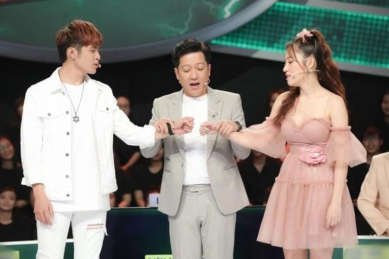 Trường Giang xứng danh là "ông mối" của V-Biz. Trường Giang xứng danh là "ông mối" của V-Biz.