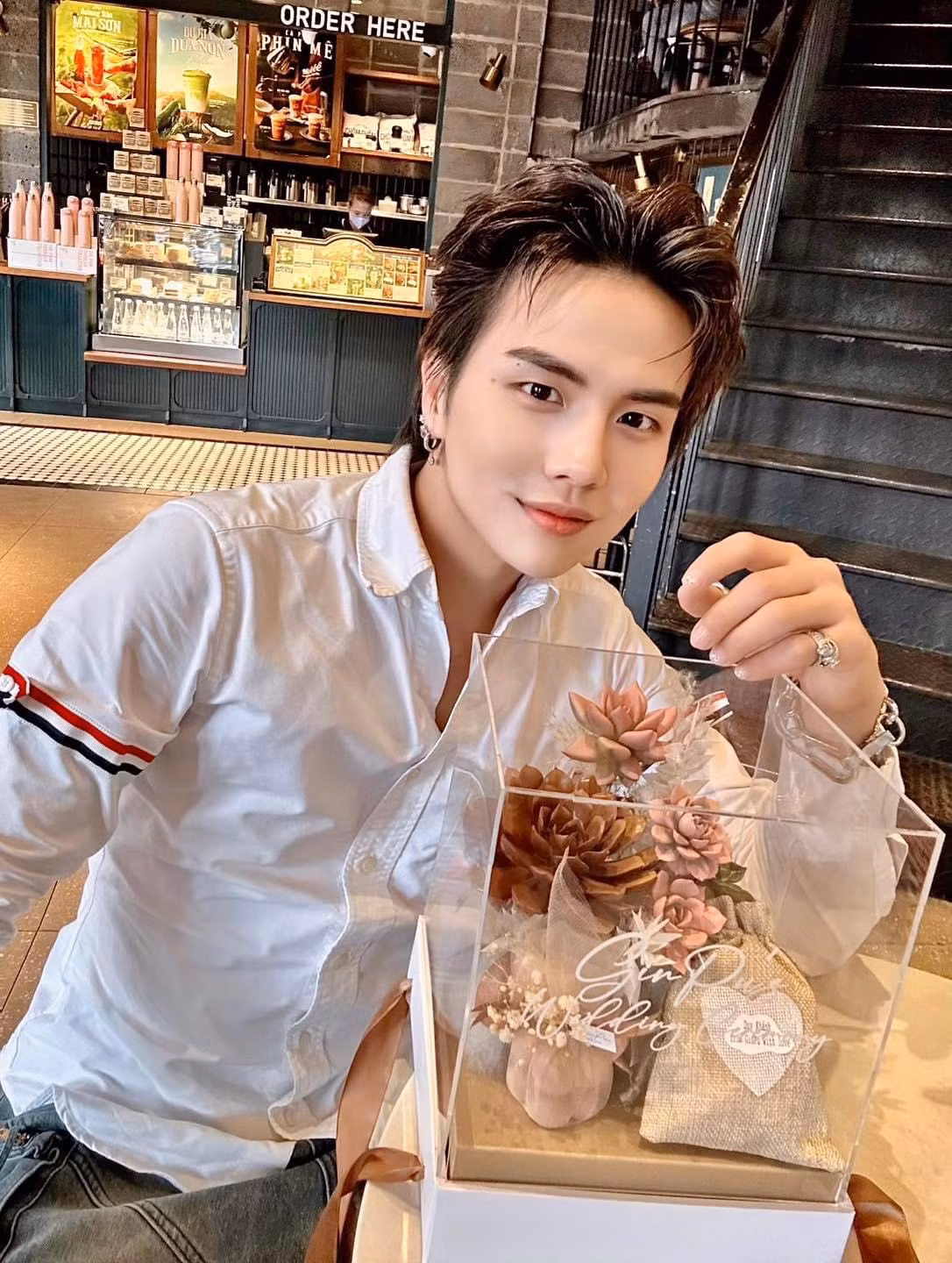 Duy Khánh bày tỏ sự nôn nóng chờ đợi ngày trọng đại của hai người bạn thân.