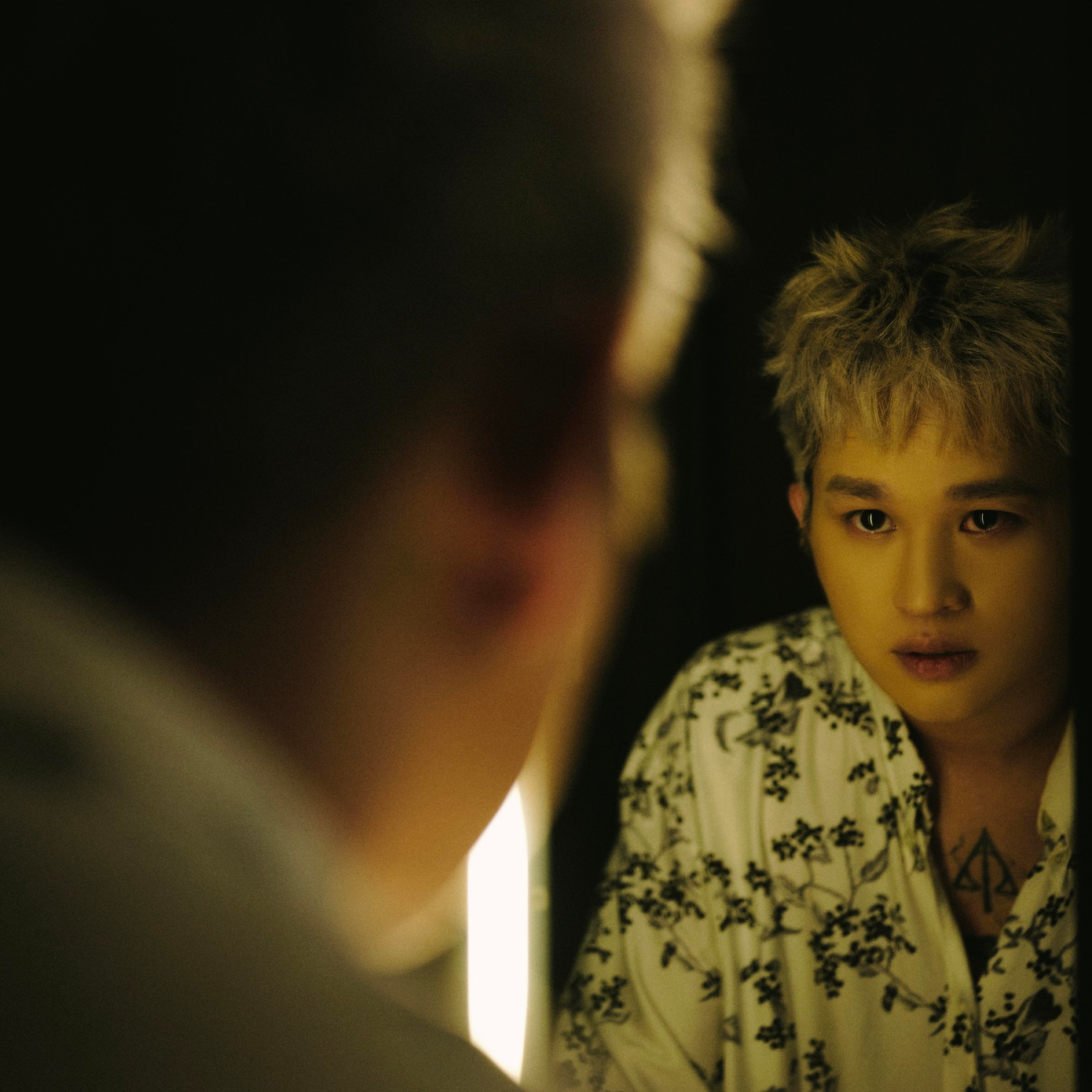 B Ray hứa hẹn sẽ xuất hiện với hình ảnh cực "suy" hậu chia tay mối tình lâu năm. B Ray hứa hẹn sẽ xuất hiện với hình ảnh cực "suy" hậu chia tay mối tình lâu năm.