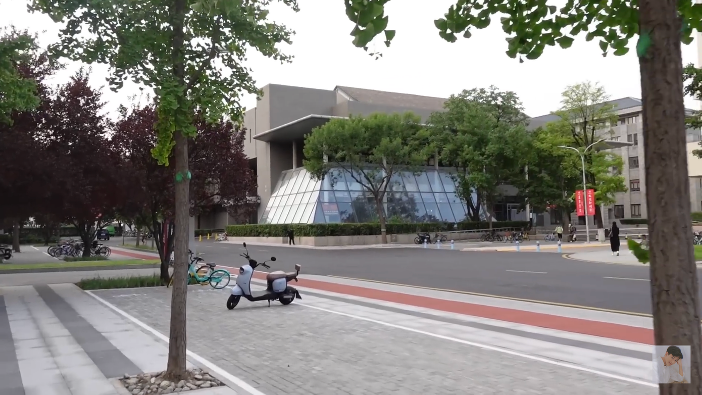 View tựa như trong mơ tại ĐH Bắc Kinh. Ảnh: Khiemslays View tựa như trong mơ tại ĐH Bắc Kinh. Ảnh: Khiemslays