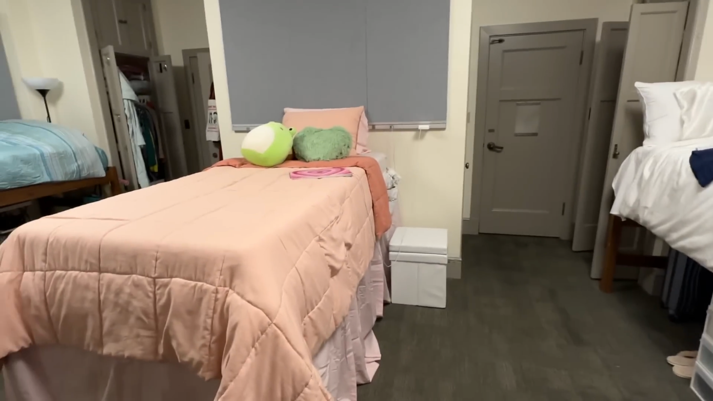 Không gian phòng ở của các sinh viên được bố trí gọn gàng, sạch sẽ. - Ảnh: Jenny Huynh Không gian phòng ở của các sinh viên được bố trí gọn gàng, sạch sẽ. - Ảnh: Jenny Huynh