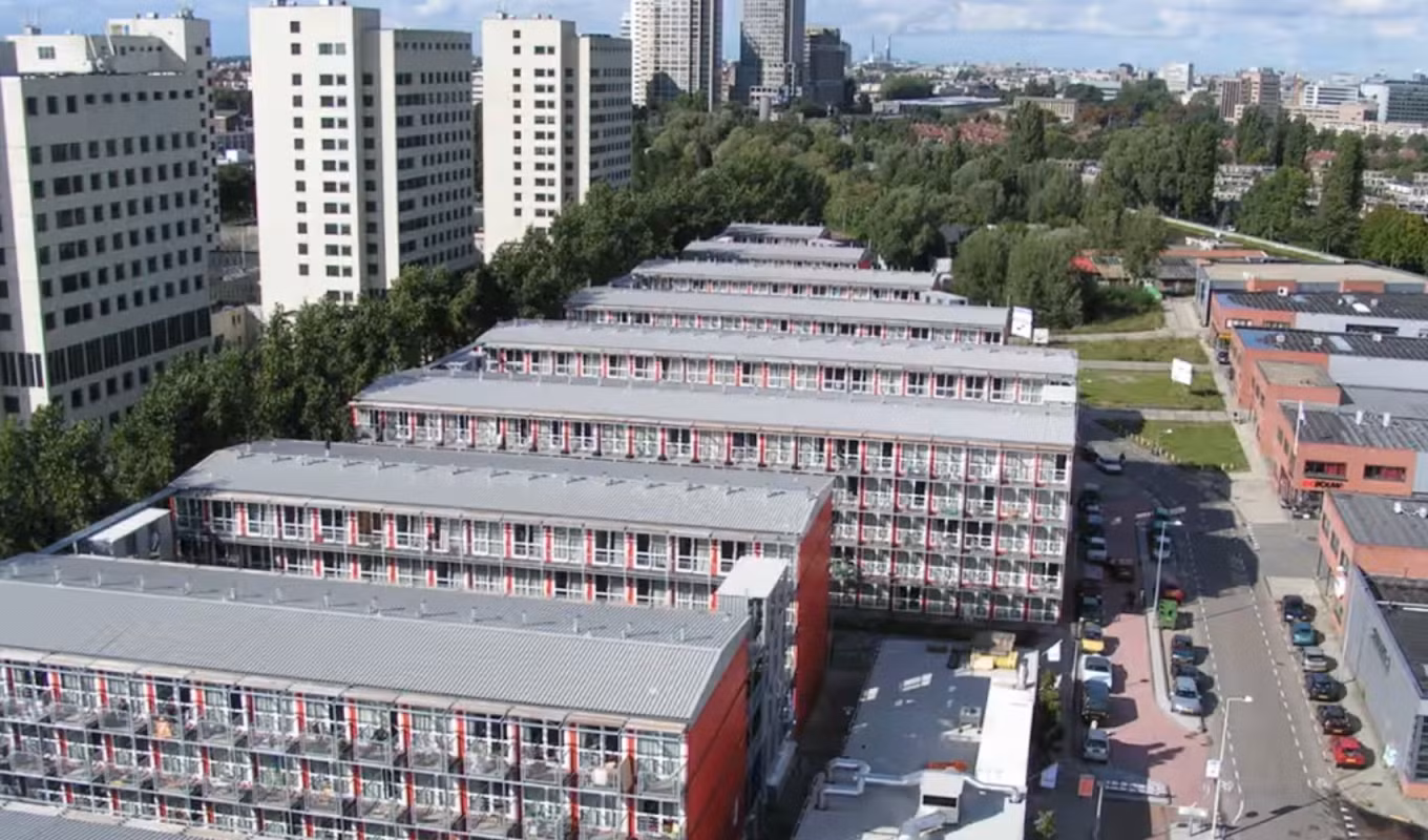 Làng công-ten-nơ Wenckehof ở Amsterdam bắt đầu đón sinh viên từ năm 2015. Ảnh: Tempohouse.